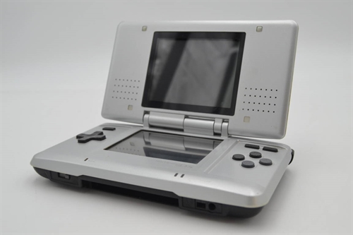 Nintendo DS - Grå - Konsol - SNR NEM10106340 (B Grade) (Genbrug)